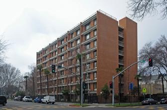 Sutter View Apartments in Sacramento, CA - Building Photo - Building Photo