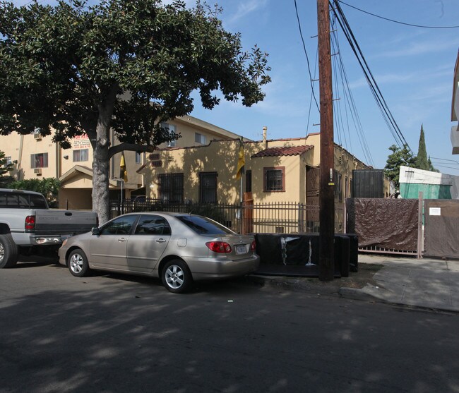 5217-5219 Lexington Ave in Los Angeles, CA - Building Photo - Building Photo