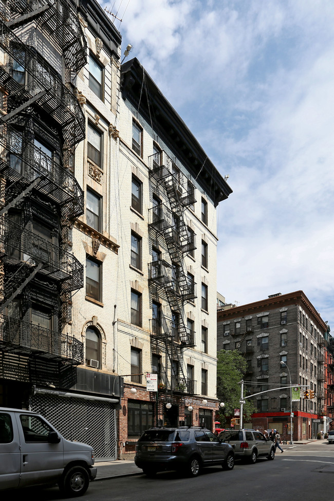 82-98 Kenmare St in New York, NY - Building Photo - Building Photo