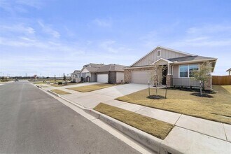 225 Caddo Bnd in Kyle, TX - Building Photo - Building Photo