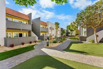 Solara Apartment Homes in Garden Grove, CA - Building Photo - Building Photo