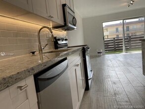 7483 SW 82nd St-Unit -A205 in Miami, FL - Building Photo - Building Photo