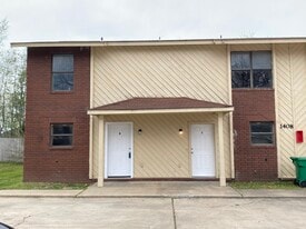 1408 Christy Dr, Unit C in Springdale, AR - Building Photo