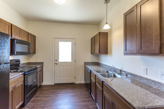 Grand Slam Patio Home Apartments in Billings, MT - Building Photo - Interior Photo