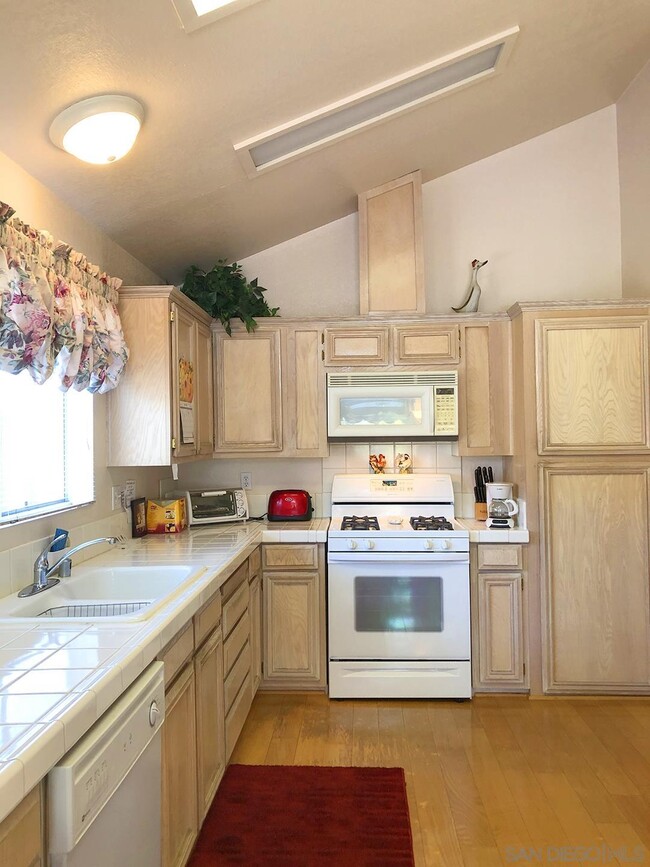 5438 Don Luis Dr in Carlsbad, CA - Building Photo - Building Photo