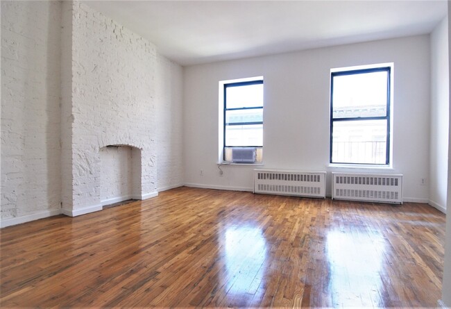 140 W 113th St-Unit -3C in New York, NY - Building Photo - Building Photo