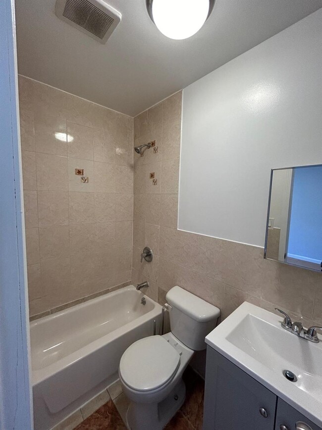 2048 Arthur Ave in Bronx, NY - Building Photo - Building Photo