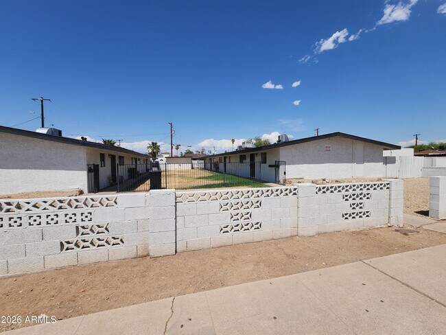 property at 2140 W Heatherbrae Dr