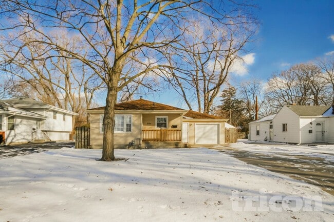 property at 25 N Iowa Ave