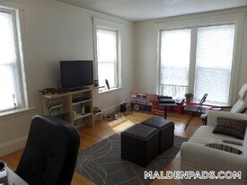 96 Maple St in Malden, MA - Building Photo