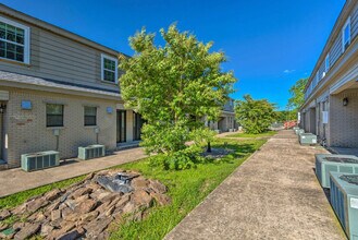 4015 W 7th St in Little Rock, AR - Foto de edificio - Building Photo