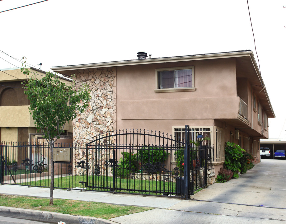 13420 Roselle Ave in Hawthorne, CA - Building Photo