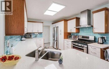 20560-2124A 124a Ave in Maple Ridge, BC - Building Photo - Building Photo