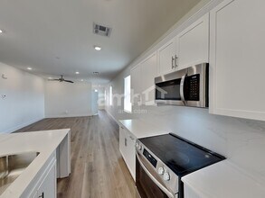 541 Sacred Lotus Pl in Henderson, NV - Building Photo - Building Photo