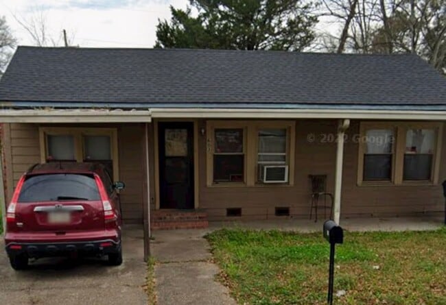 property at 603 E Leonard Ave