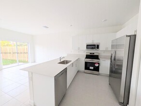 15617 SW 276th Terrace in Homestead, FL - Building Photo - Building Photo