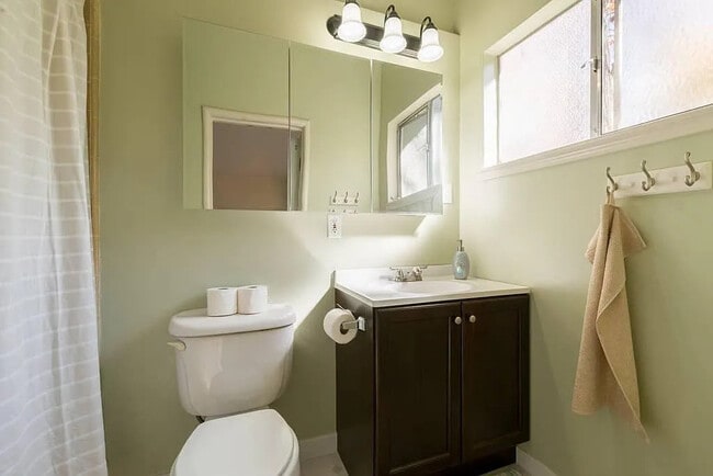 333 Ruth Avenue, Unit House