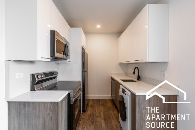 property at 941 W Carmen Ave