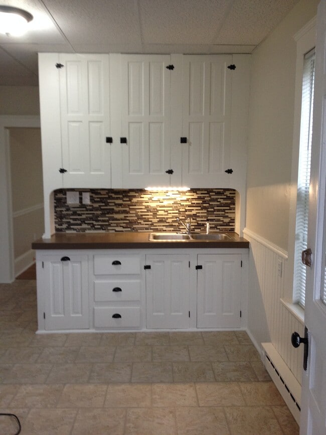 144 E 5th St, Unit Floor 1 in Bloomsburg, PA - Building Photo - Building Photo