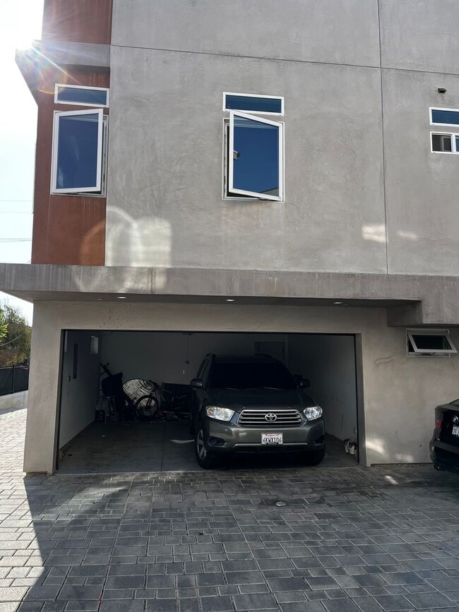 1222 Alexandria Ave in Los Angeles, CA - Building Photo - Building Photo