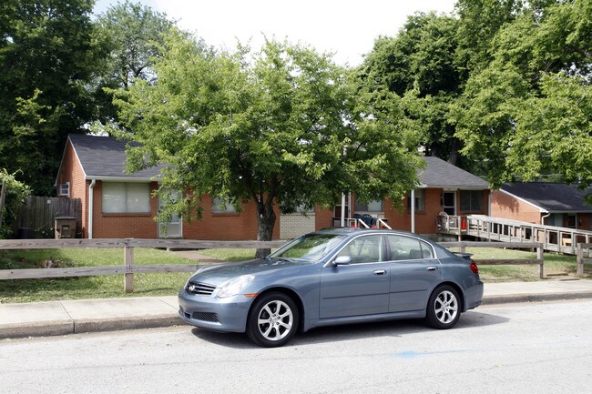 1301-1305 Wade Ave in Nashville, TN - Foto de edificio - Building Photo