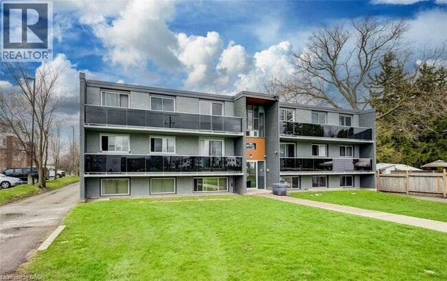 property at 82 Elgin St S