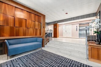 10 Hammond Pond Pkwy in Newton, MA - Building Photo - Building Photo