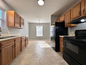 915 Whitney Ave in Lexington, KY - Building Photo - Building Photo