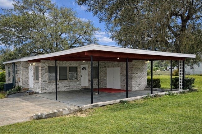 118 E Pine St in Davenport, FL - Building Photo - Building Photo
