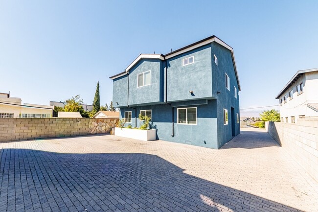 2833 E 6th St in Los Angeles, CA - Building Photo - Building Photo