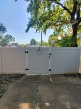 2575 Hawthorne Manor Dr in Florissant, MO - Foto de edificio - Building Photo