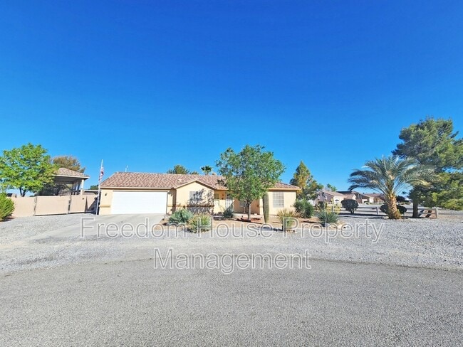 380 Round Up Ct in Pahrump, NV - Building Photo - Building Photo
