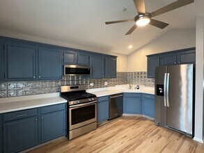 401 Cromwell Cir in Bartlett, IL - Building Photo - Building Photo