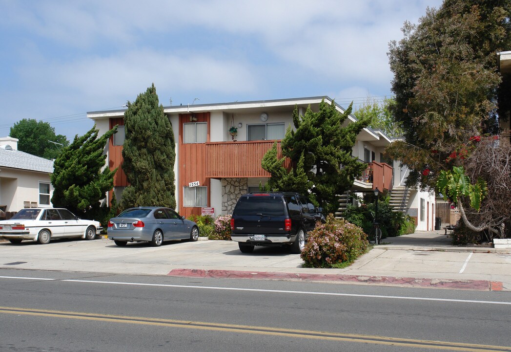 Pacific Beach Drive Apartments in San Diego, CA - Foto de edificio