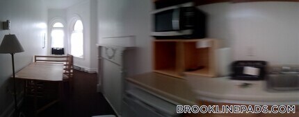 1061 Beacon St in Brookline, MA - Building Photo - Building Photo