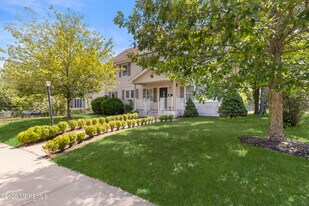 39 Lapsley Ln in Lakewood, NJ - Building Photo