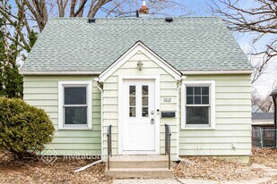 1612 St Albans St N, Unit 1-304 in St. Paul, MN - Building Photo