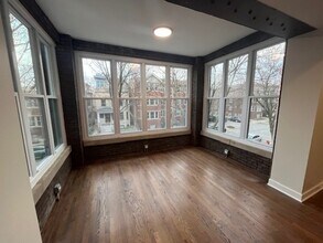 1250 W Eddy St, Unit 3 in Chicago, IL - Foto de edificio - Building Photo