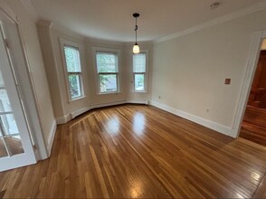 16 Greene St, Unit 2 in Somerville, MA - Building Photo - Building Photo