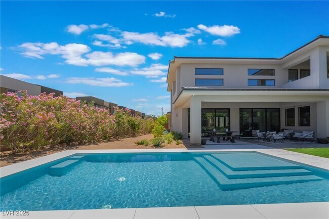 property at 2 Sugarberry Ln