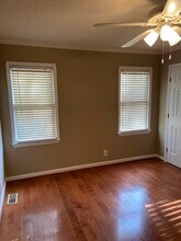 4 Holdsworth Ct in Greensboro, NC - Foto de edificio - Building Photo