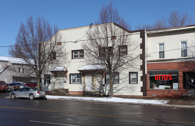 306 W Broadway in Fulton, NY - Foto de edificio - Building Photo