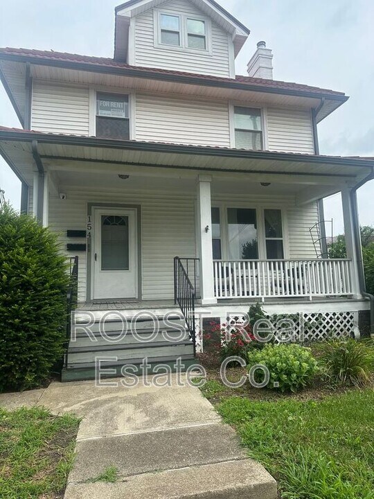 154 E Tompkins St in Columbus, OH - Building Photo