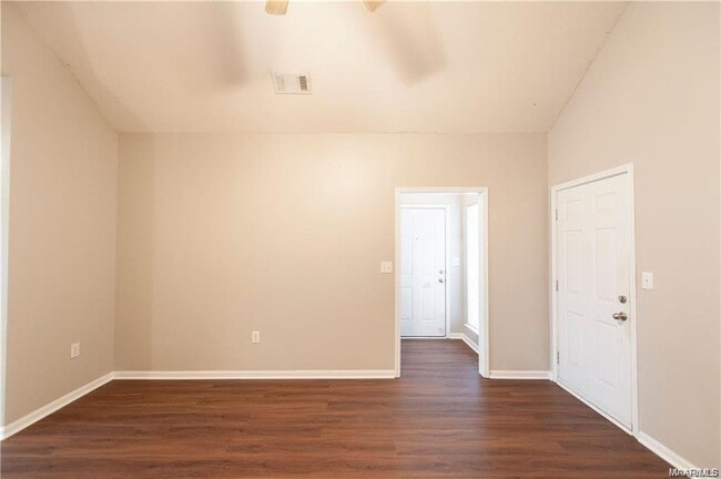 133 Pine Meadows Cir in Elmore, AL - Foto de edificio - Building Photo