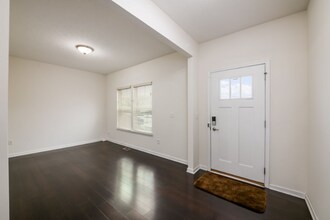 245 Ensigns Ln in Lewis Center, OH - Foto de edificio - Building Photo