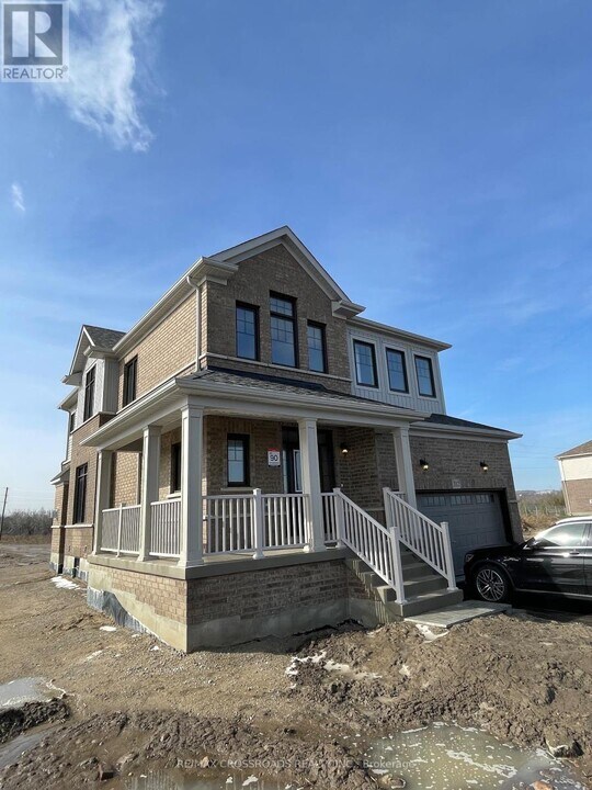 312 Madelaine Dr in Barrie, ON - Building Photo