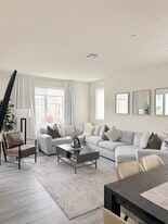5216 Beachfront Cove St, Unit 47 in San Diego, CA - Building Photo