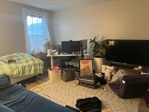 73 Thorndike St, Unit 2 in Cambridge, MA - Building Photo - Building Photo