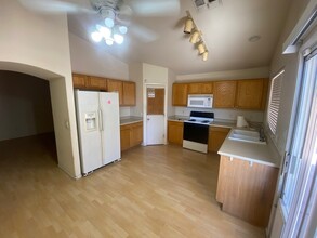 12017 W Scotts Dr in El Mirage, AZ - Building Photo - Building Photo