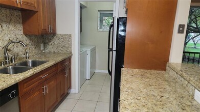 8401 SW 107th Ave, Unit 234E in Miami, FL - Building Photo - Building Photo